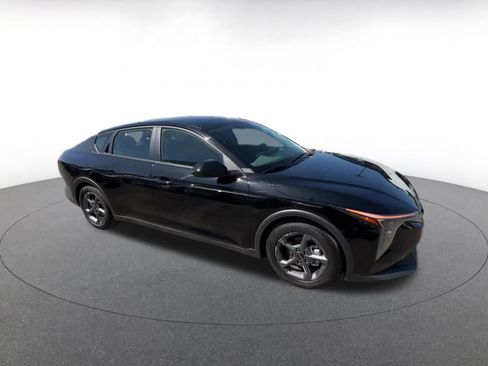 Used 2025 Kia K4 FWD image 2