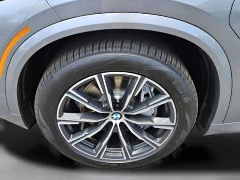 New 2026 BMW X5 xDrive50e w/ Executive Package image 40