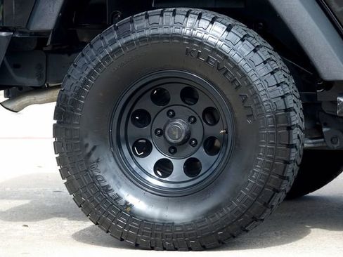 Used 2010 Jeep Wrangler Unlimited Sport image 38