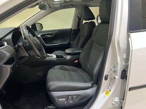 Used 2025 Toyota RAV4 XLE w/ Convenience Package FWD image 19