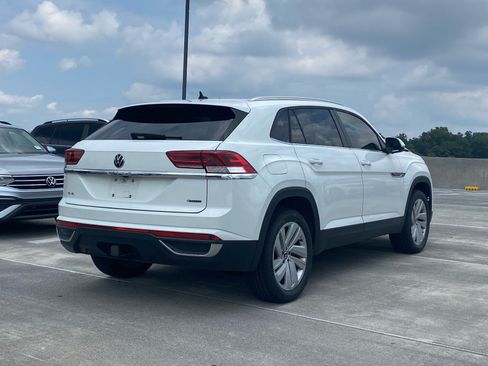 Certified 2023 Volkswagen Atlas Cross Sport SE w/ Panoramic Sunroof Package AWD/4WD image 3
