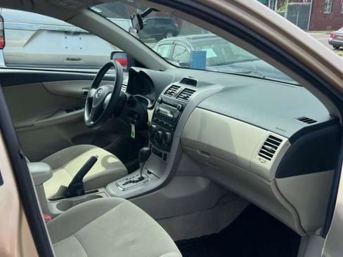 Used 2012 Toyota Corolla LE FWD image 25