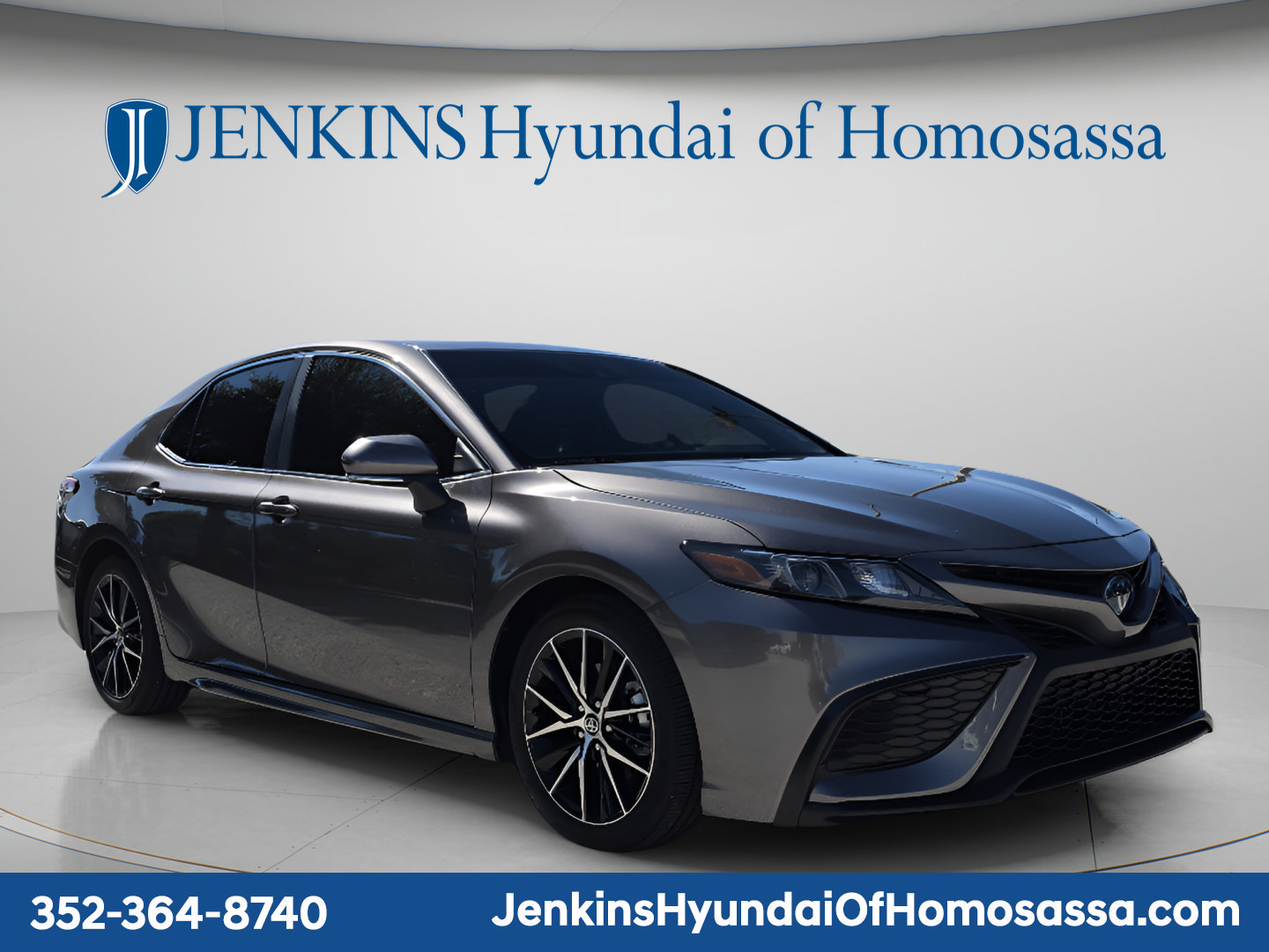 Used 2024 Toyota Camry SE w/ Audio Upgrade Package FWD image 12