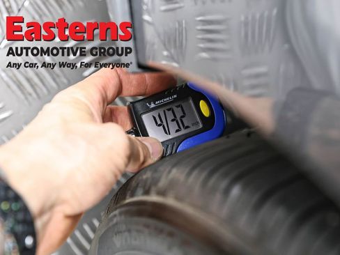 Used 2023 Nissan Sentra SR w/ SR Premium Package image 26