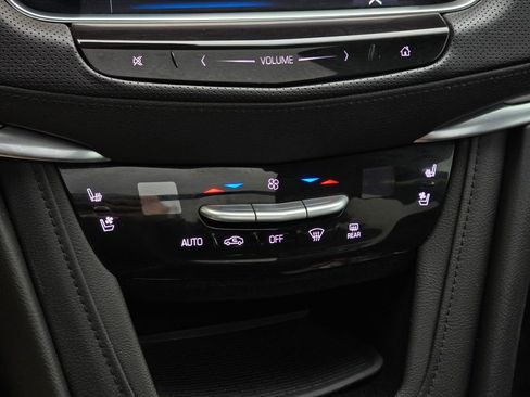 Used 2018 Cadillac XT5 Premium Luxury image 29