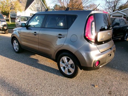 Used 2018 Kia Soul Base 4dr Crossover 6A image 4