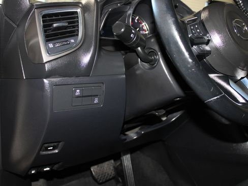 Used 2018 MAZDA MAZDA3 Grand Touring FWD image 22