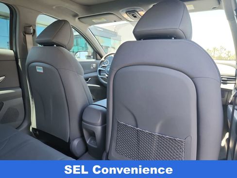 Certified 2025 Hyundai Elantra SEL FWD image 16