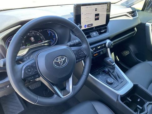 Used 2025 Toyota RAV4 XLE Premium w/ Weather Package AWD/4WD image 19