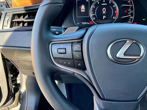 Used 2025 Lexus ES 350 w/ Premium Package image 22