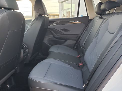 New 2026 Volkswagen Tiguan SE FWD image 9