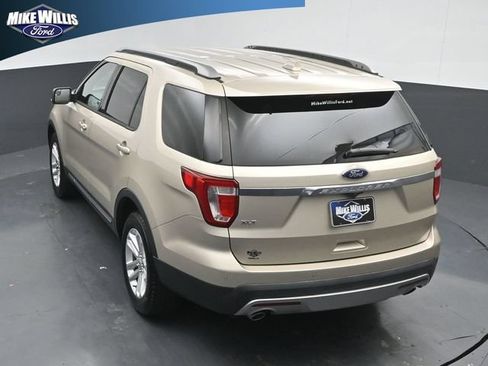 Used 2017 Ford Explorer XLT FWD image 13