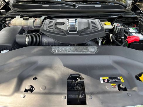 Used 2023 Jeep Grand Wagoneer Series II AWD/4WD image 37