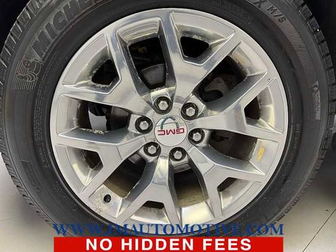 Used 2017 GMC Yukon XL SLT w/ Open Road Package image 9