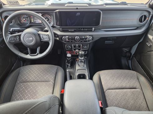 Used 2026 Jeep Gladiator Mojave AWD/4WD image 12