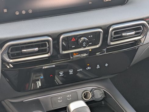 New 2027 Nissan Sentra SR w/ Floor Mat Package FWD image 16