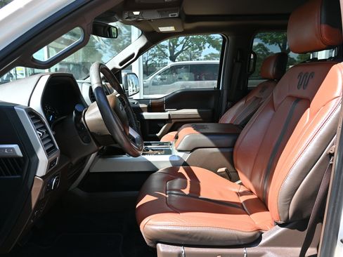 Used 2018 Ford F150 King Ranch w/ Equipment Group 601A Luxury AWD/4WD image 7
