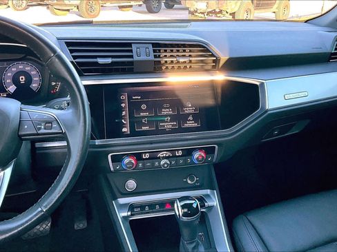 Used 2020 Audi Q3 2.0T Premium w/ Convenience Package image 6