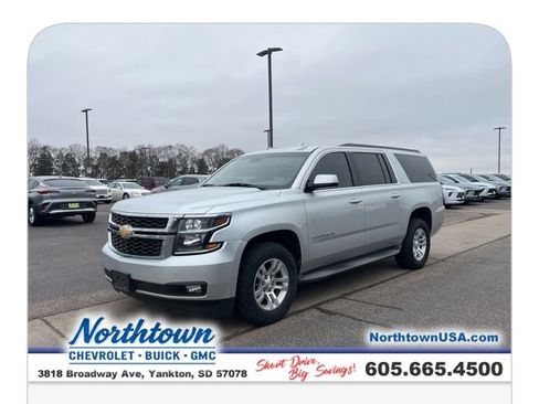 Used 2015 Chevrolet Suburban LT w/ Luxury Package AWD/4WD image 29