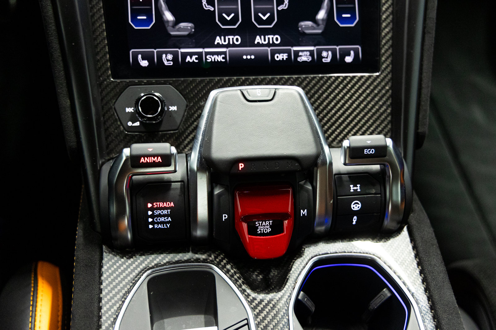 Used 2024 Lamborghini Urus Performante AWD/4WD image 50