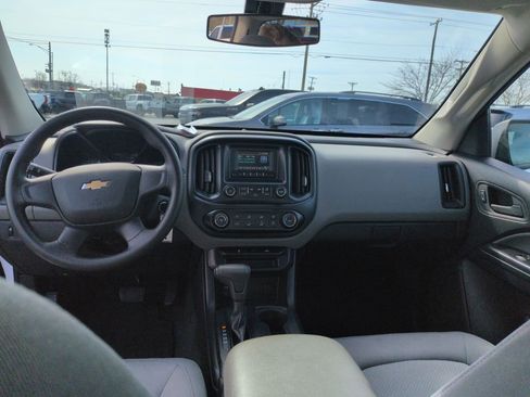 Used 2016 Chevrolet Colorado W/T image 12
