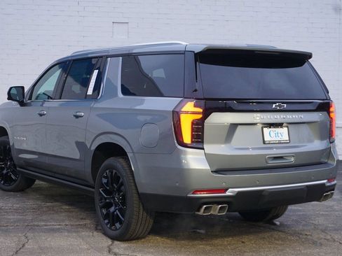 New 2026 Chevrolet Suburban High Country image 7