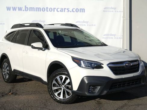 Used 2022 Subaru Outback Premium image 6