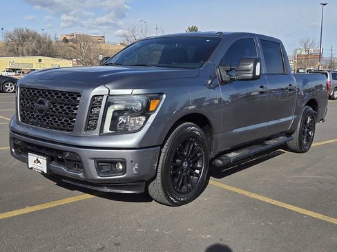 Used 2019 Nissan Titan SL w/ Midnight Edition image 3