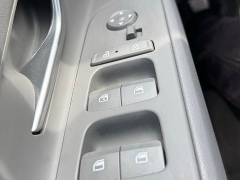 Used 2024 Hyundai Elantra SEL FWD image 18
