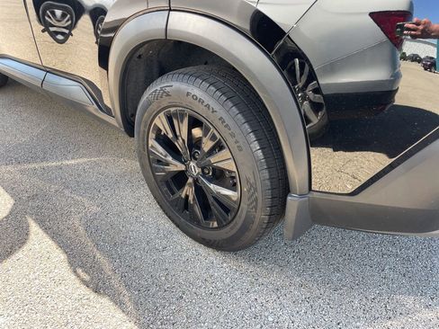 Used 2023 Nissan Rogue SV AWD/4WD image 4