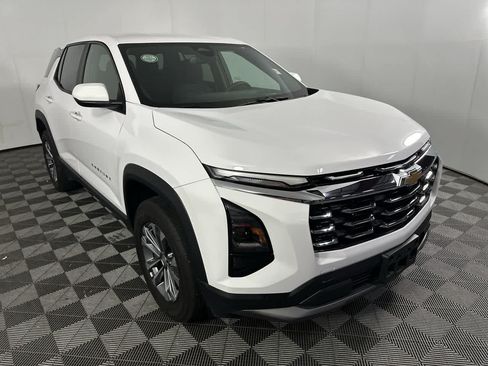 Used 2025 Chevrolet Equinox LT FWD image 13
