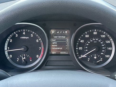 Used 2017 Hyundai Santa Fe Sport image 23