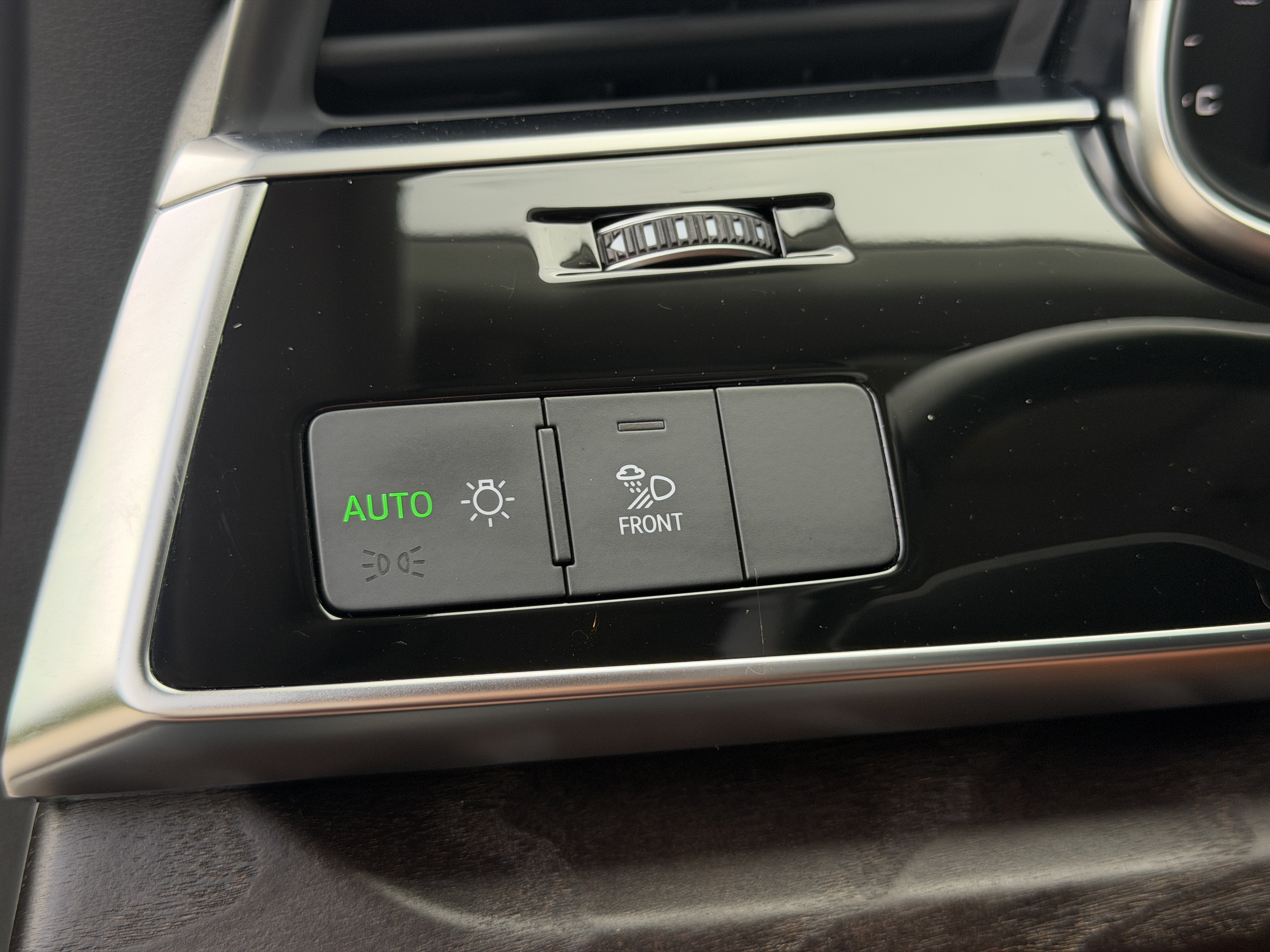 Used 2021 Audi Q8 Premium Plus AWD/4WD image 29
