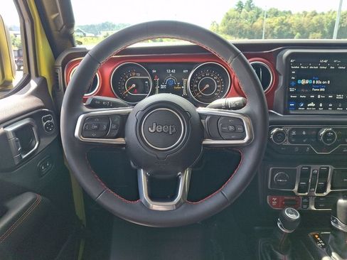 Used 2023 Jeep Gladiator Rubicon w/ Cold Weather Group AWD/4WD image 19
