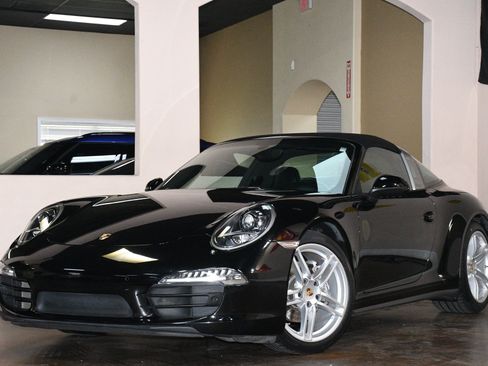 Used 2015 Porsche 911 Targa 4 AWD/4WD image 4