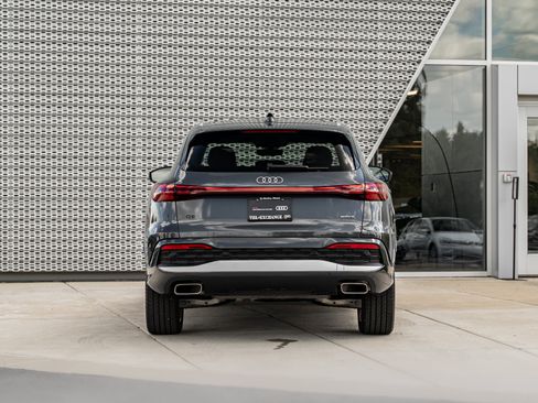 Certified 2025 Audi Q5 Premium w/ Premium Plus AWD/4WD image 30