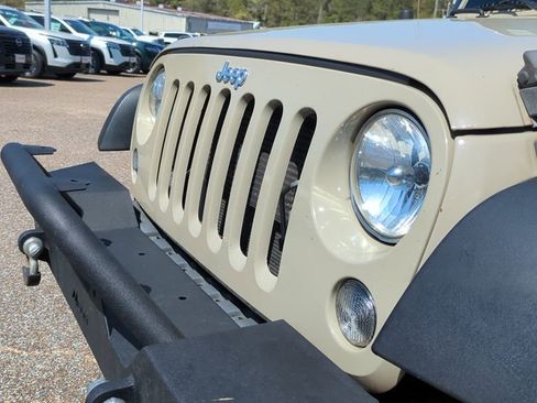 Used 2018 Jeep Wrangler Unlimited Sport w/ Connectivity Group image 9