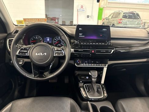 Certified 2022 Kia Seltos EX AWD/4WD image 6