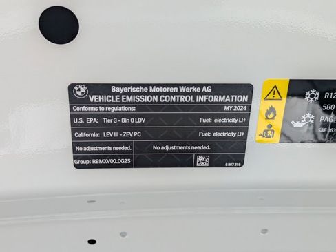 Used 2024 BMW i4 eDrive40 w/ Premium Package RWD image 26