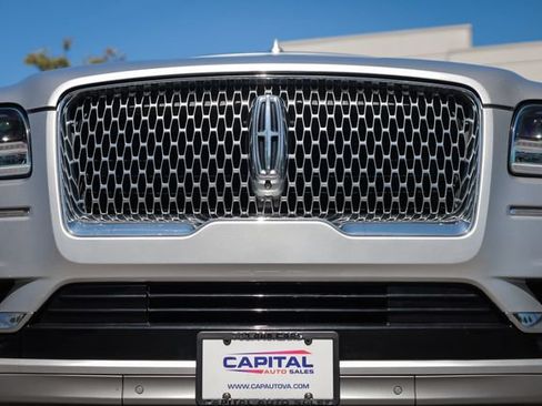 Used 2018 Lincoln Navigator L Select w/ Technology Package AWD/4WD image 10