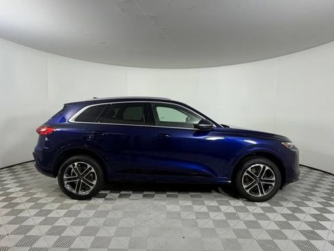 Certified 2025 Audi Q5 Premium w/ Convenience Package AWD/4WD image 9