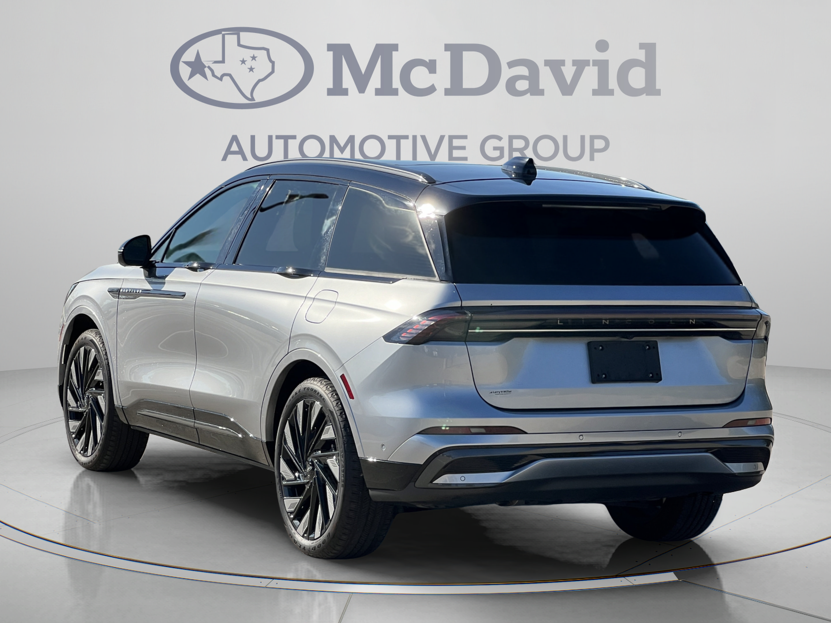 Used 2024 Lincoln Nautilus Reserve w/ Equipment Group 202A AWD/4WD image 5