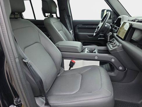 Certified 2025 Land Rover Defender 110 S AWD/4WD image 10