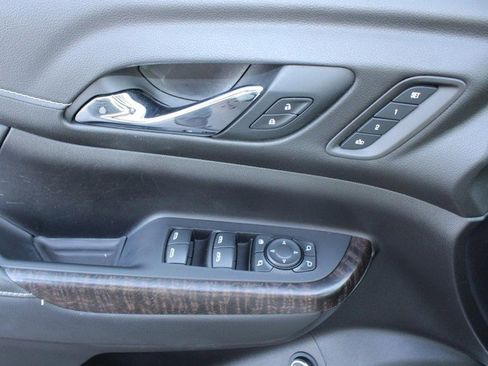 Certified 2022 GMC Acadia Denali w/ Denali Ultimate Package image 10