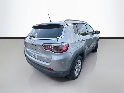 Used 2020 Jeep Compass Latitude w/ Popular Equipment Group AWD/4WD image 9