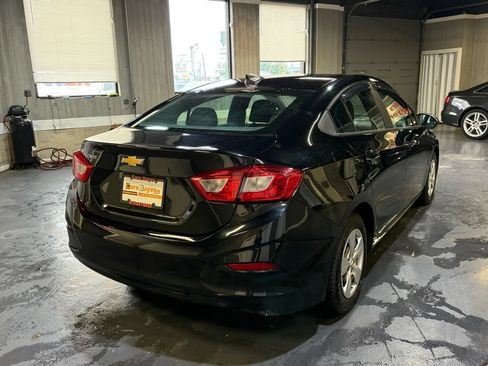 Used 2017 Chevrolet Cruze LS FWD image 6