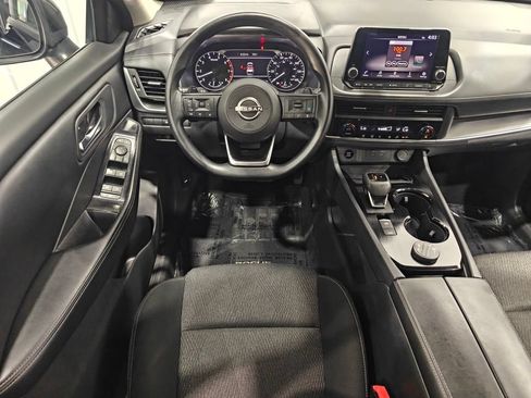 Used 2024 Nissan Rogue SV AWD/4WD image 4