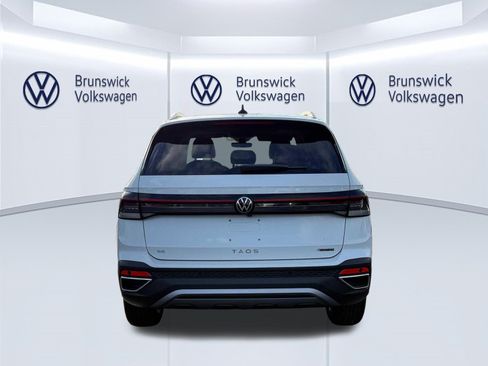 New 2026 Volkswagen Taos SE AWD/4WD image 5