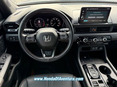 Certified 2025 Honda Pilot TrailSport image 13