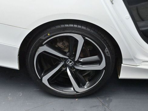 Used 2018 Honda Accord Sport image 33